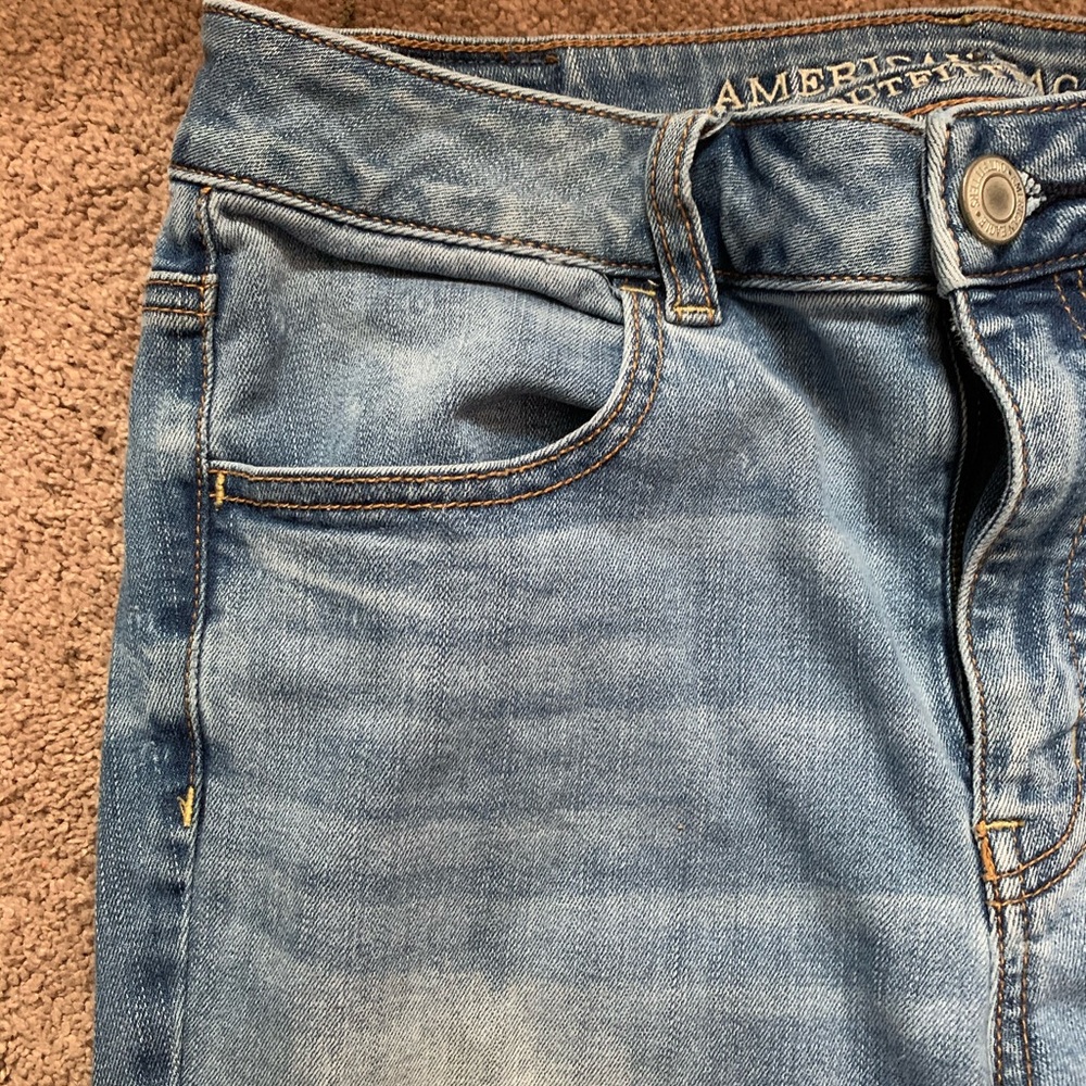 American Eagle Jeans 💙 - Picture 3 of 8